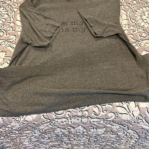 Size large bella canvas T-shirt in dark gray - Picture 5 of 6